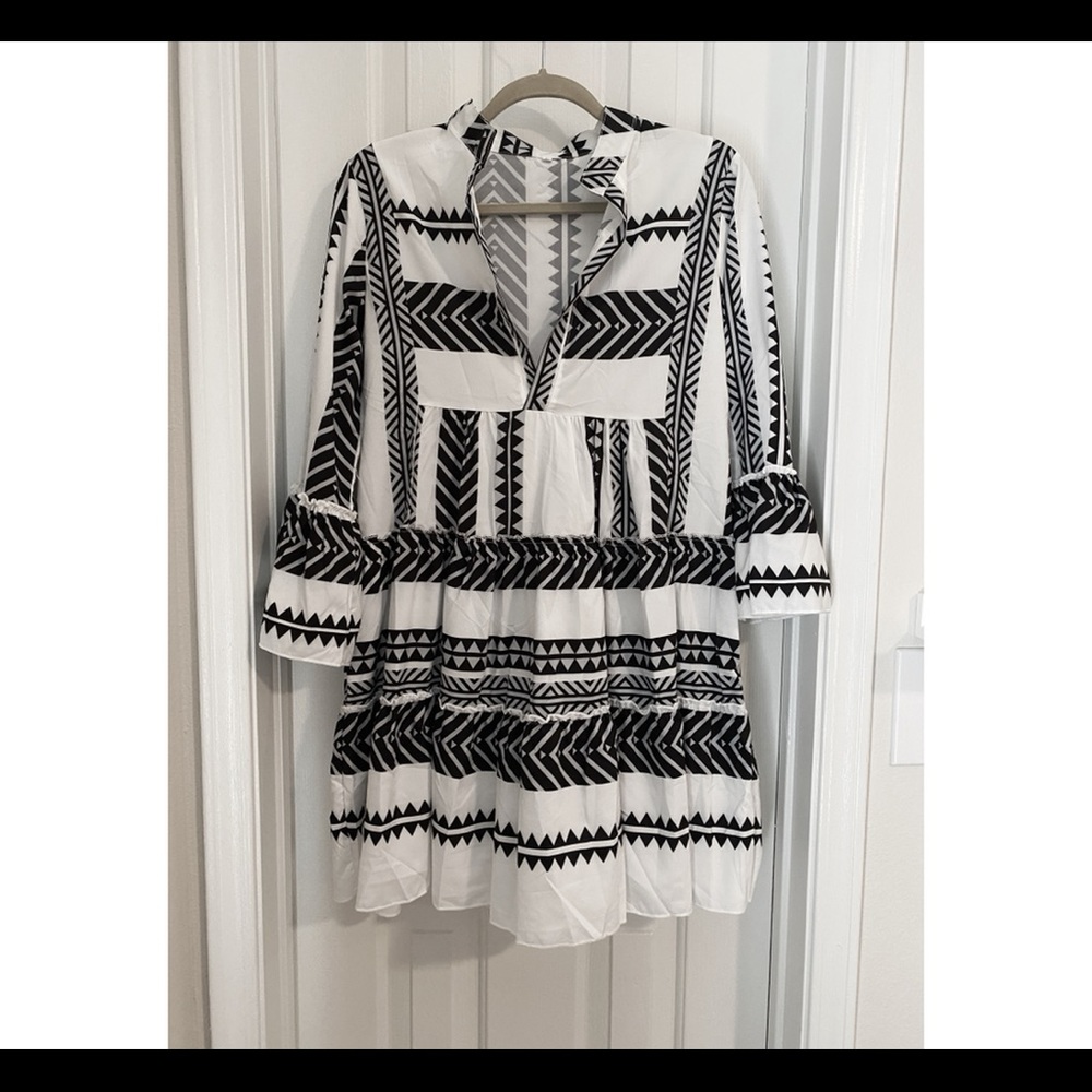 Black and white geometric dress